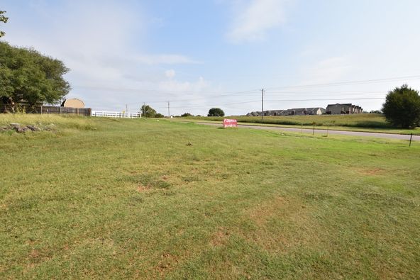 Crume: 3421 S Division St, Guthrie, OK 73044